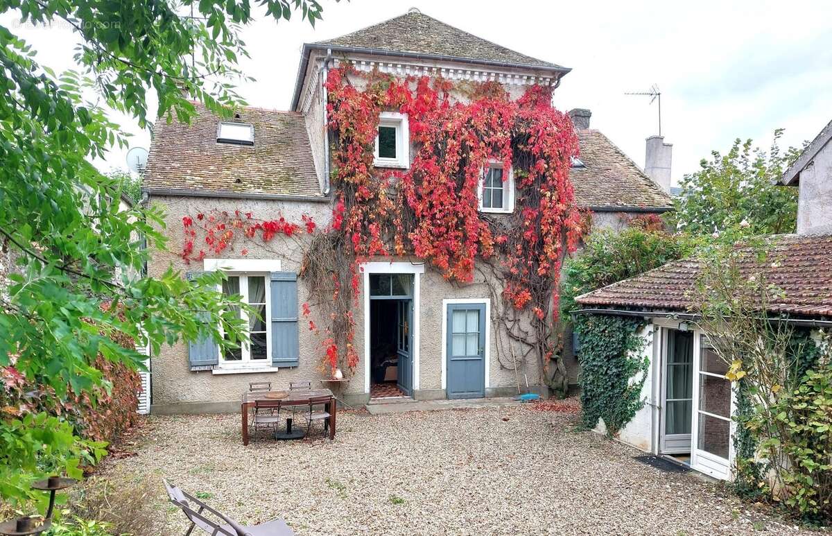 Maison à CIVRY-LA-FORET