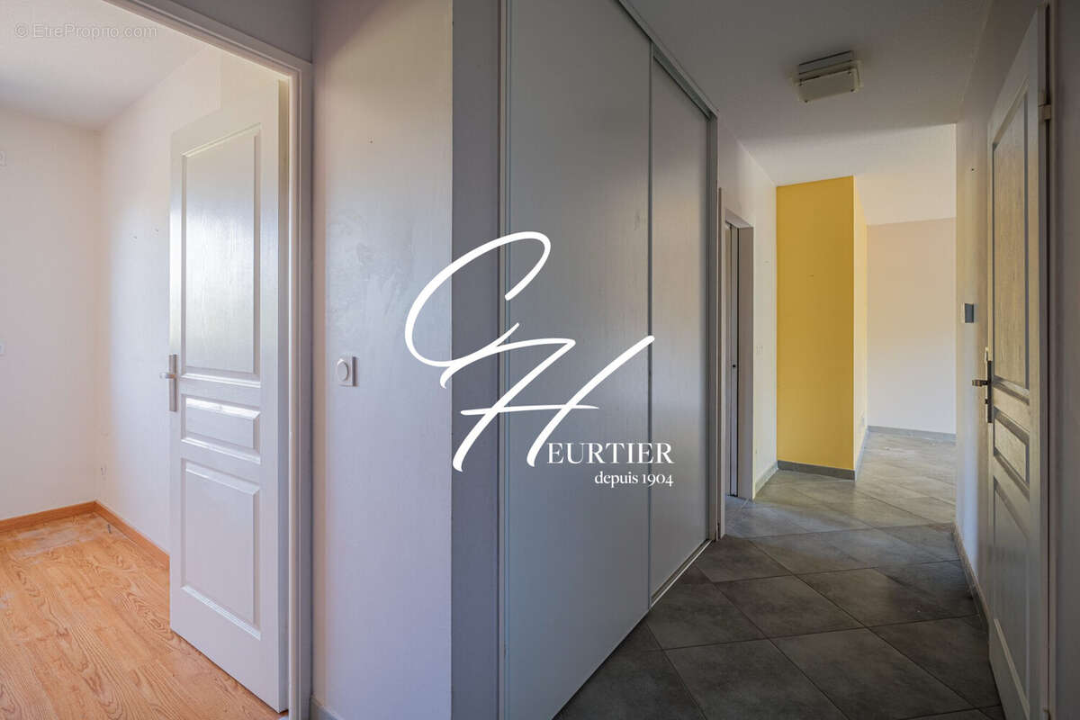 Appartement à LA BUISSE