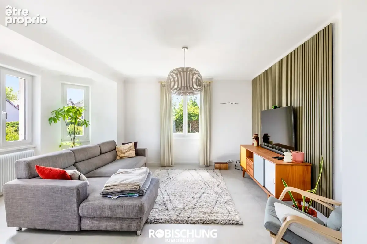SPECHBACH : Une maison rénovée de caractère alliant charme & confort ! - photo 4