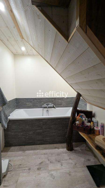 Maison à SAINT-REMY-SUR-DUROLLE