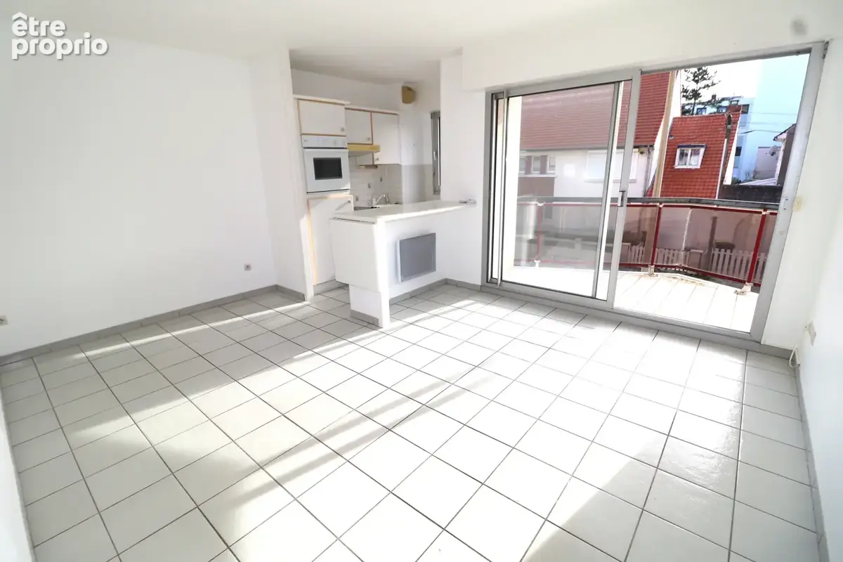 Proche plage grand studio cabine de 32.07m2 avec bclaon sud, cave et parking couvert - photo 3