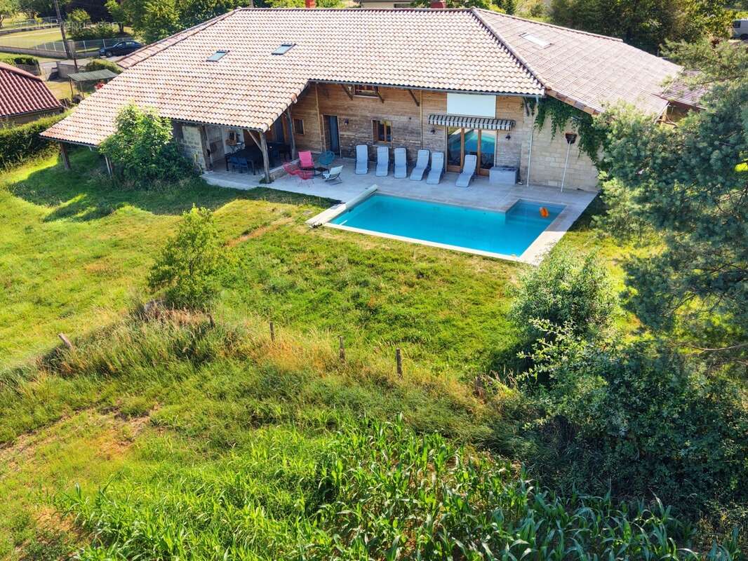 Maison à vendre 11 pièces proche de SAINT AMOUR (39) - photo 2