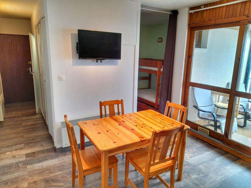 Appartement à EAUX-BONNES
