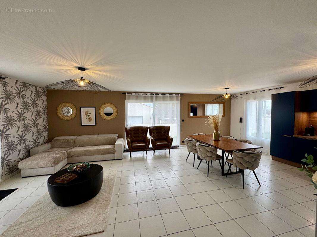 Maison à VAUX-SUR-MER