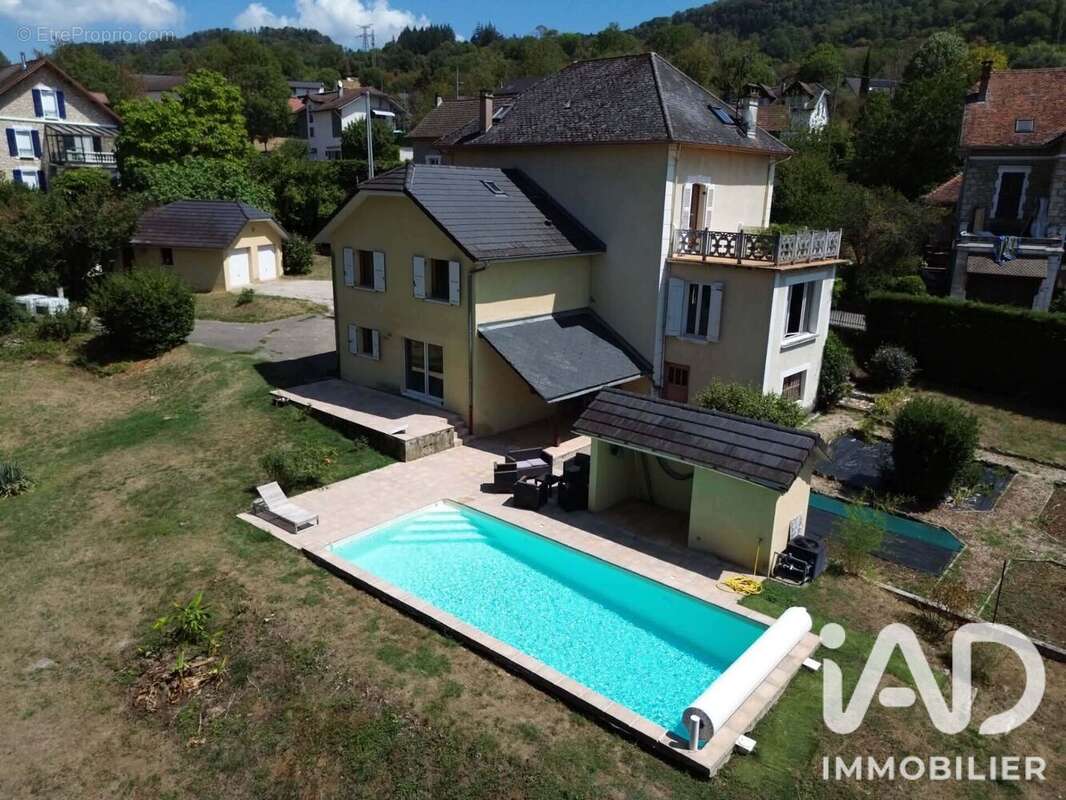 Maison 249 m² à La Bridoire  - photo 2