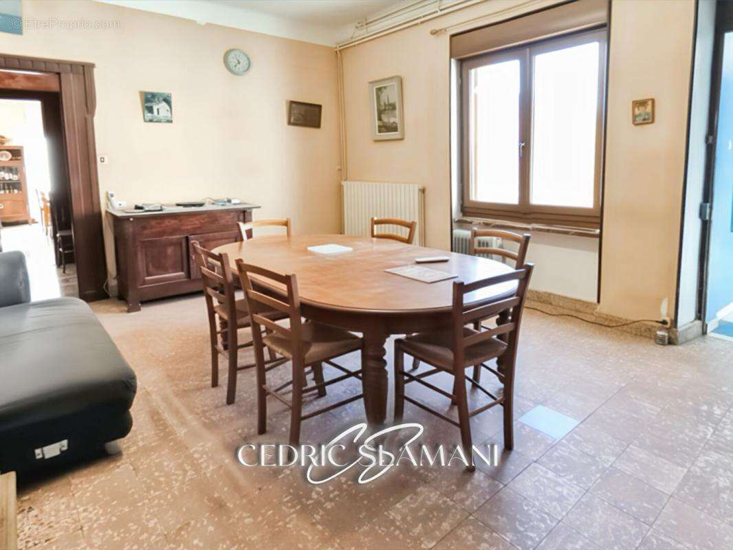 Exclusivite maison 8 pieces 186m2, salle a mange, double sejour, bureau, 4 chambre, 2 wc, 3 salle d eau,jardin, garage - photo 2