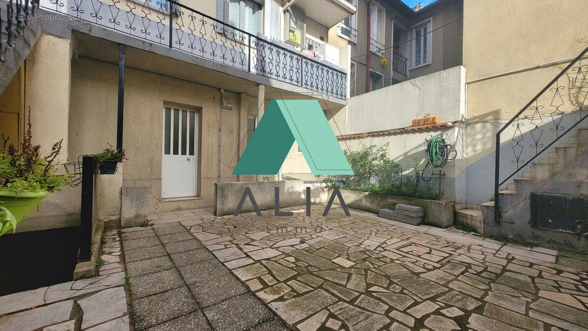 Appartement à AUBERVILLIERS