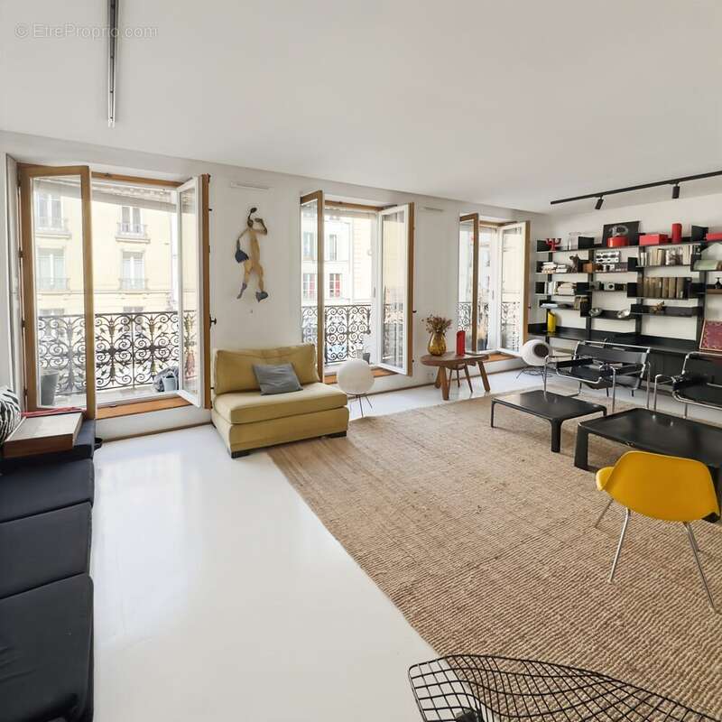Appartement à PARIS-10E