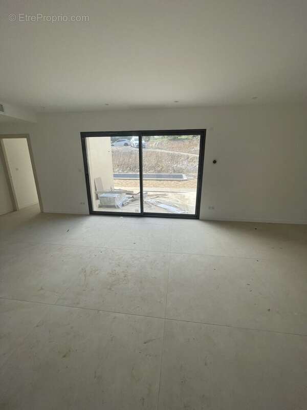 Maison à PLAN-DE-LA-TOUR