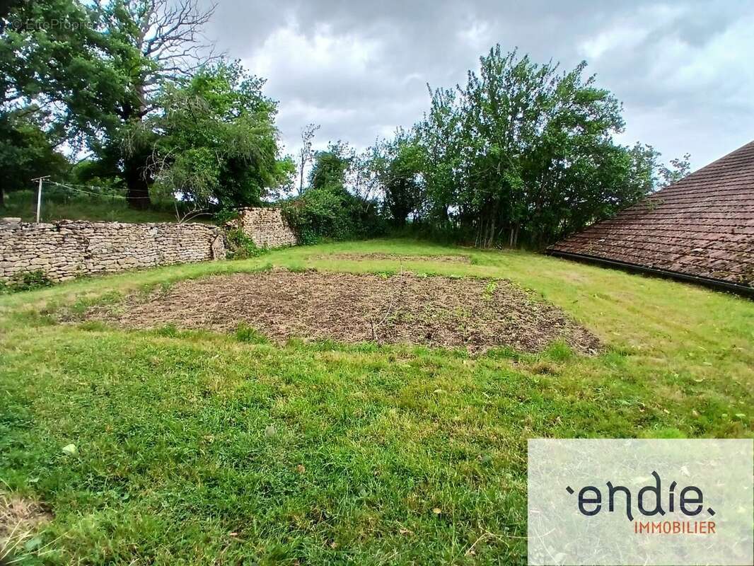 Domaine de Buissenot  Élégante propriété de 284 m² sur 14 hectares, dépendances de 1 200 m² - photo 17