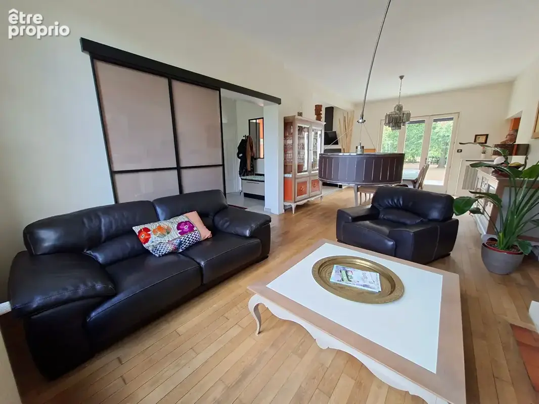 Maison 6 pièces 158 m² à vendre à Oyre (86220) - photo 8