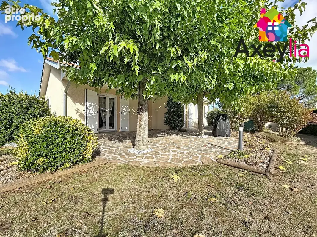 A vendre - virigneux - maison familiale de plain-pied avec sous-sol aménagé, grand terrain arboré et piscine h - photo 6