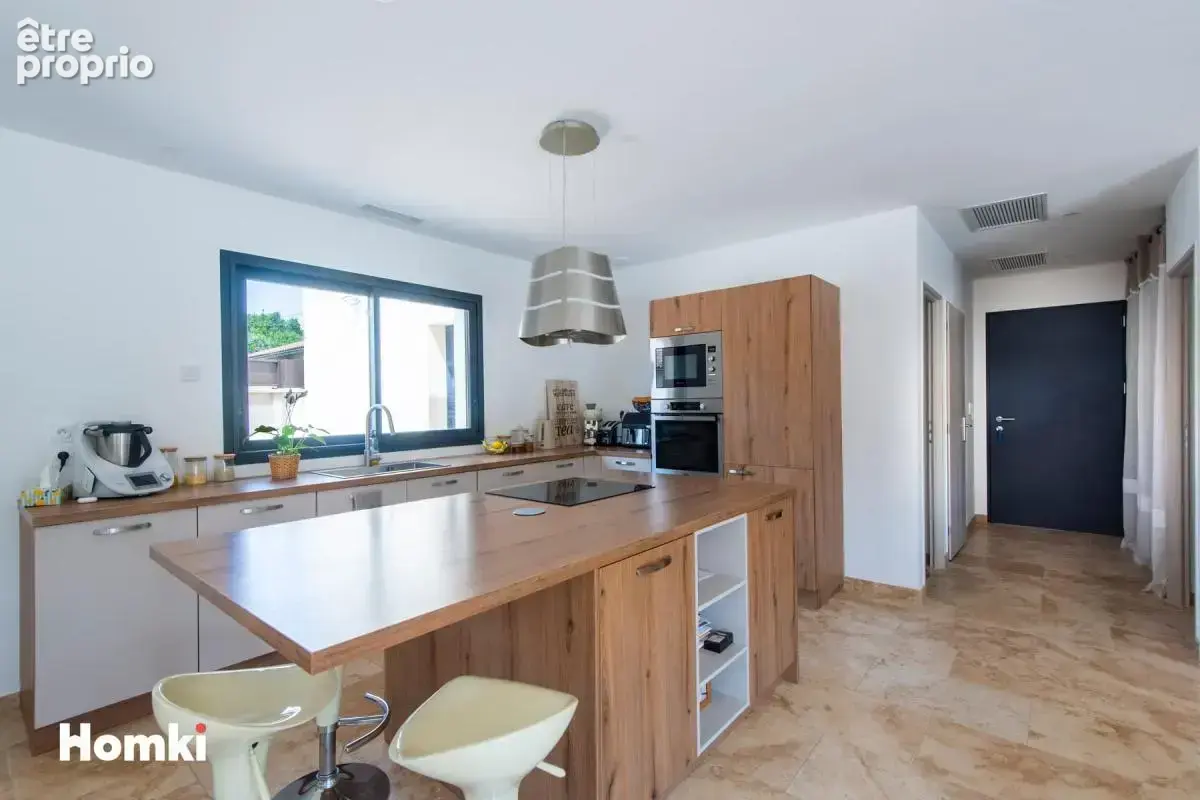 Maison/Villa T5 de 134 m² à L'Isle-sur-la-Sorgue 84800 - photo 5