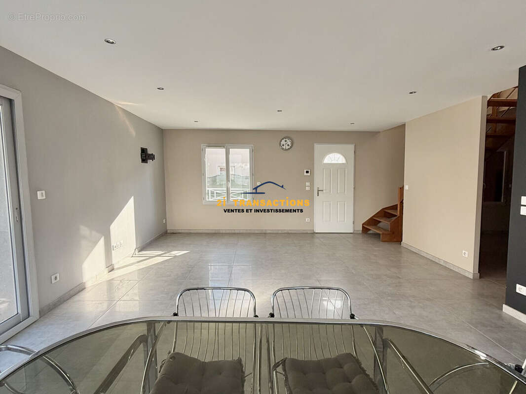 Maison à SAINT-GENIS-LAVAL