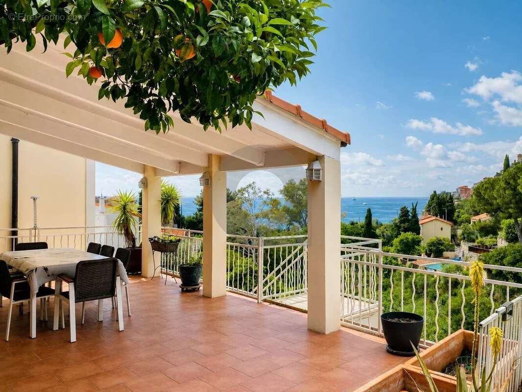 Appartement à ROQUEBRUNE-CAP-MARTIN