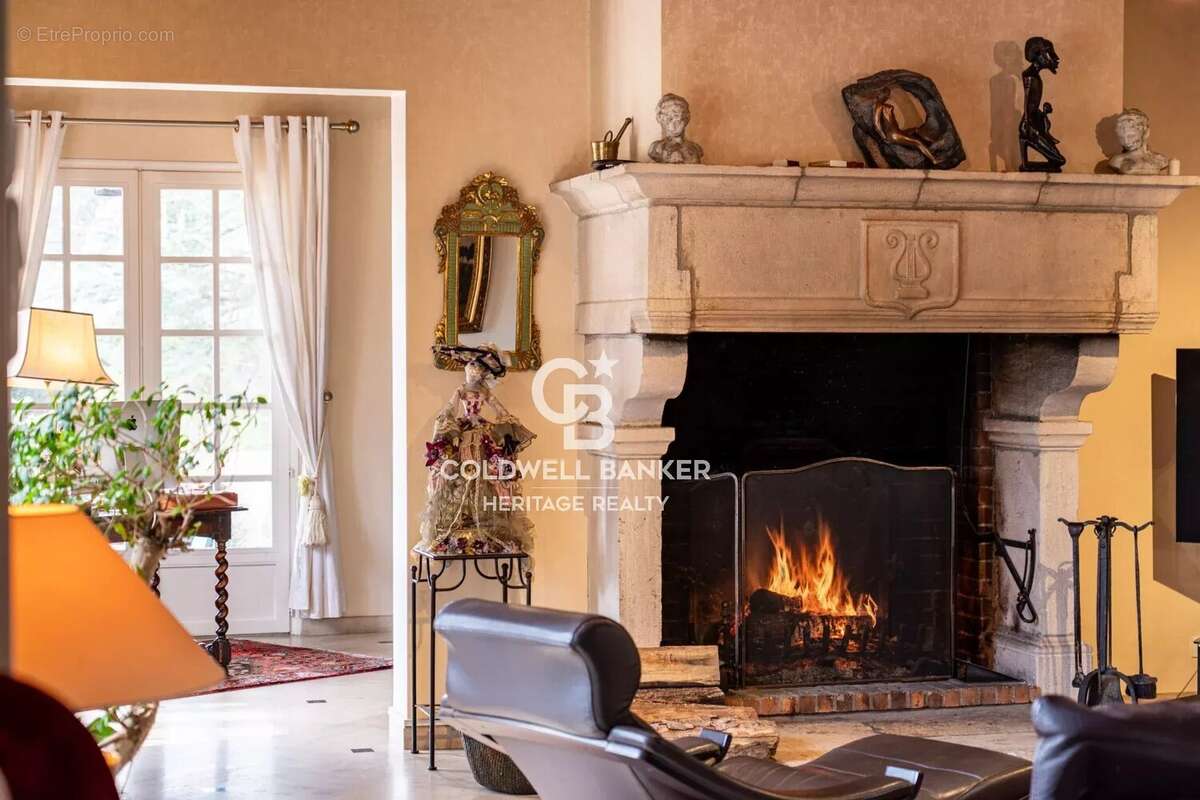 Maison à CHARBONNIERES-LES-BAINS