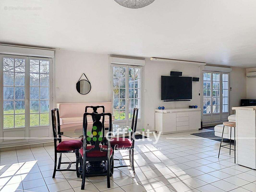 Maison 209 m² à Perigny  - photo 3