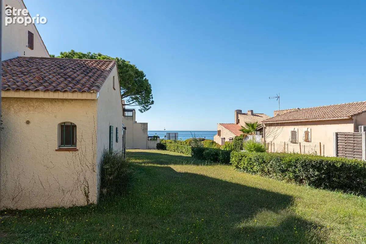 Exclu à vendre - studio vue mer  33m2 avec parking  13960 sausset les pins - photo 2