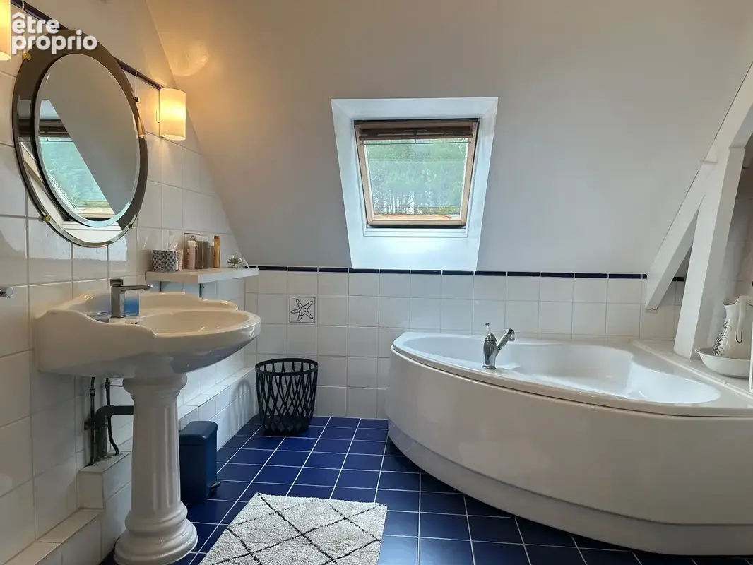 Magnifique maison familiale de 225 m², 6 chambres avec piscine et pinède à Guécélard – DPE B - photo 17