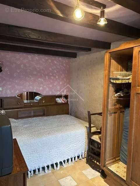 Maison à CHIRAT-L&#039;EGLISE