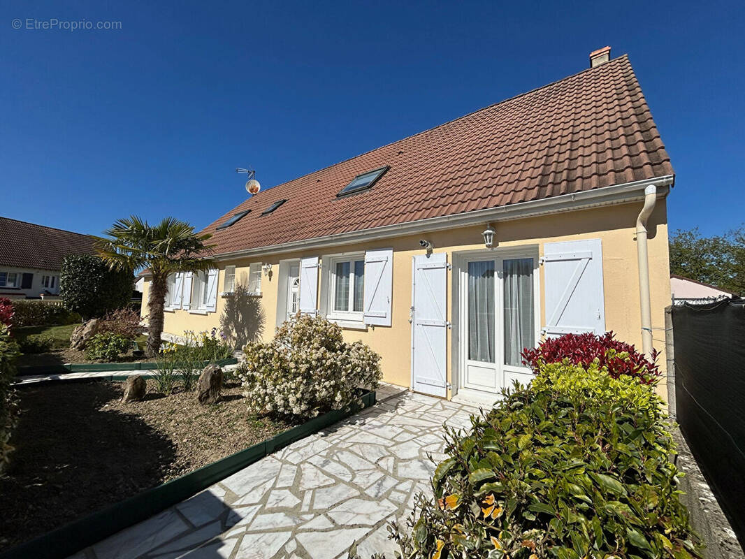 Maison à MORANCEZ
