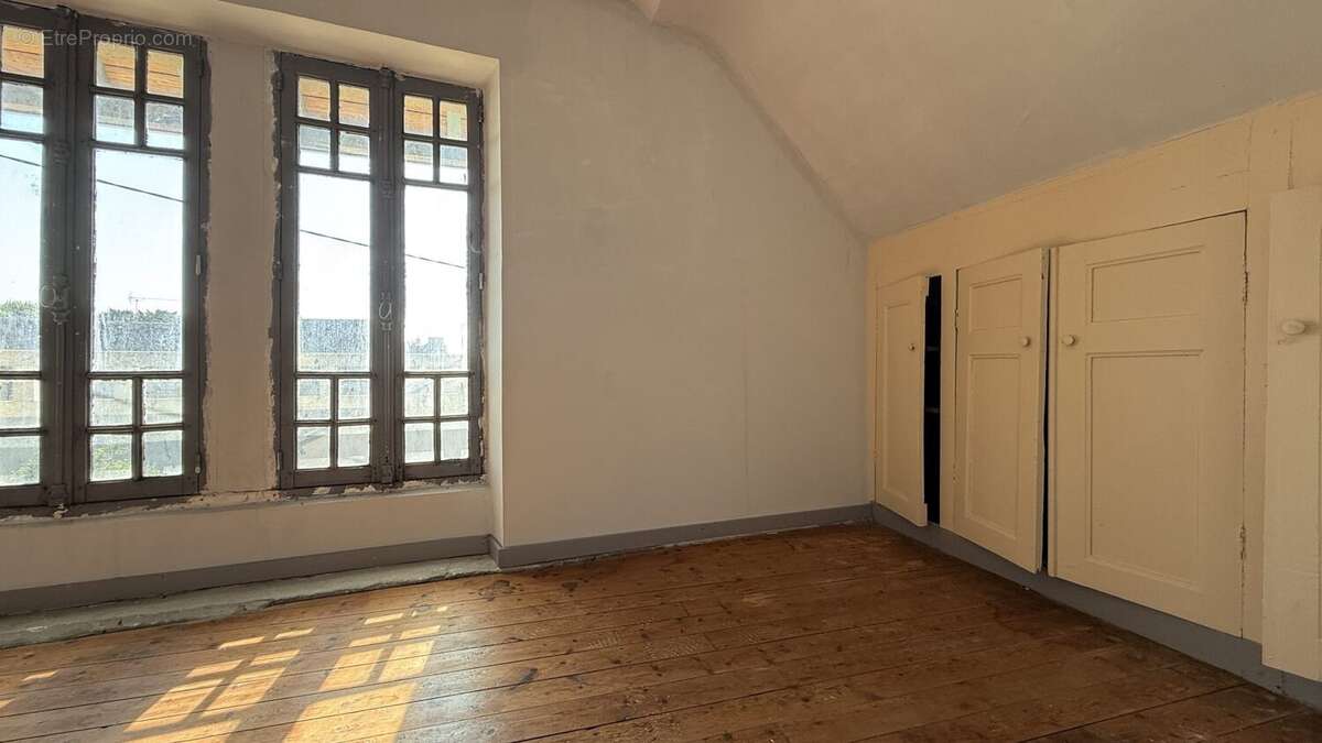 Maison à SAINT-COSME-EN-VAIRAIS