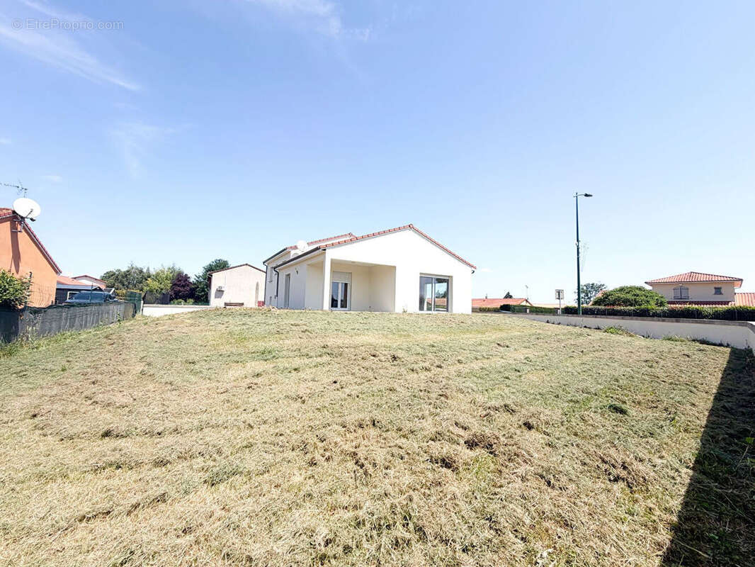 Maison à SEYCHALLES