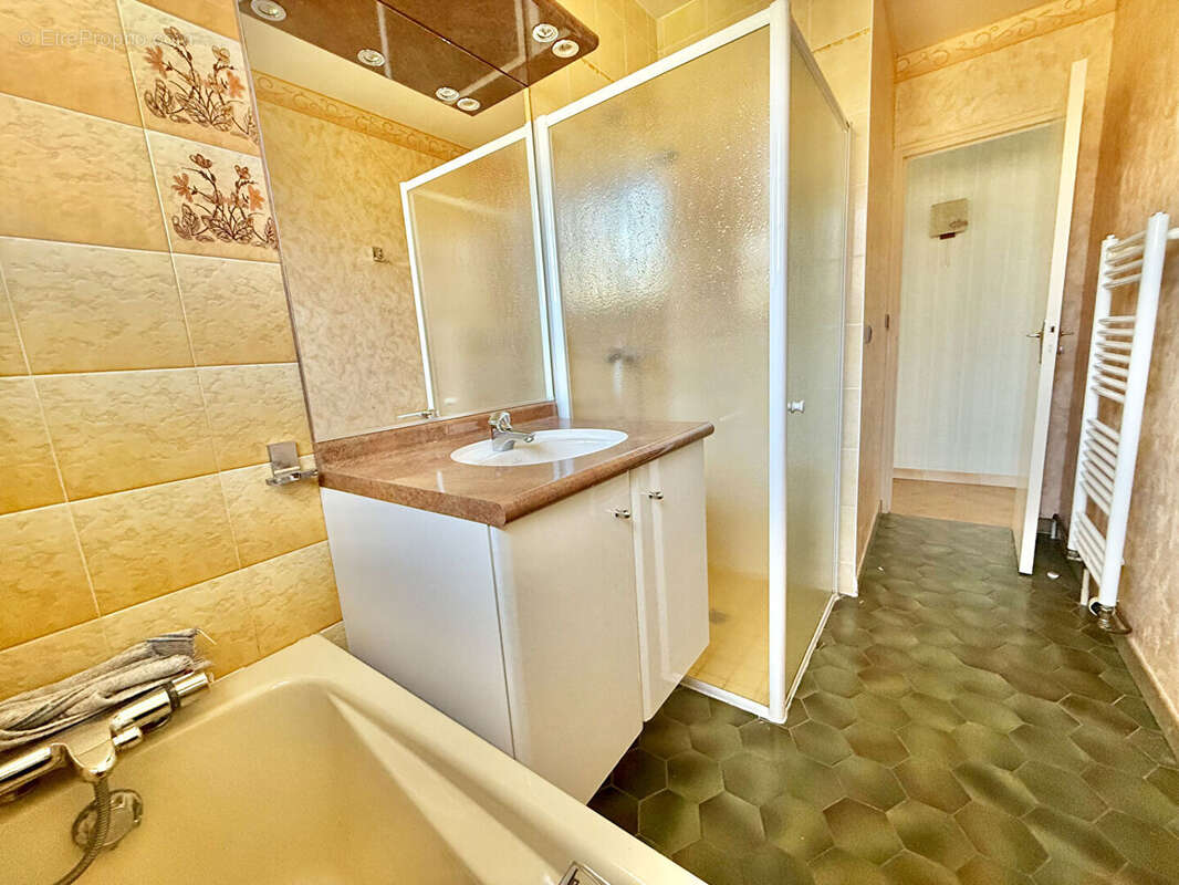 Maison à SAINT-JEAN-DE-BRAYE