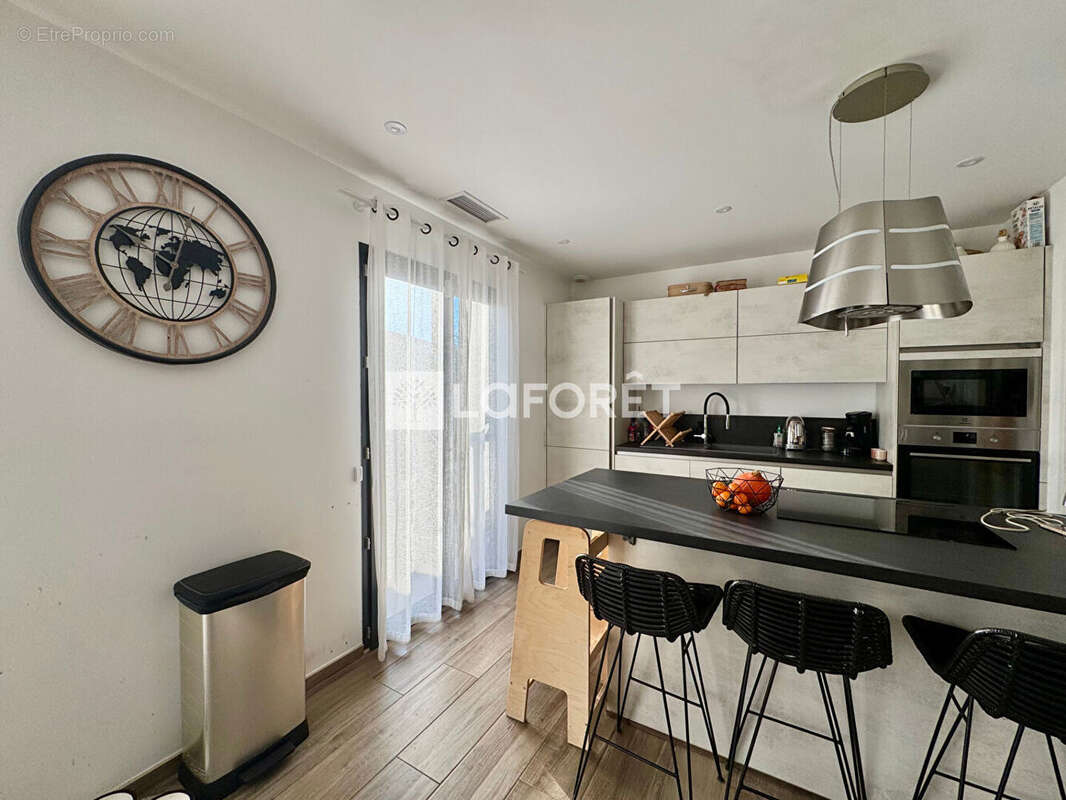 Maison à PEZILLA-LA-RIVIERE