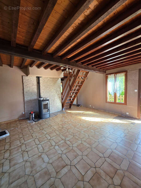 Maison à CREVECOEUR-LE-GRAND
