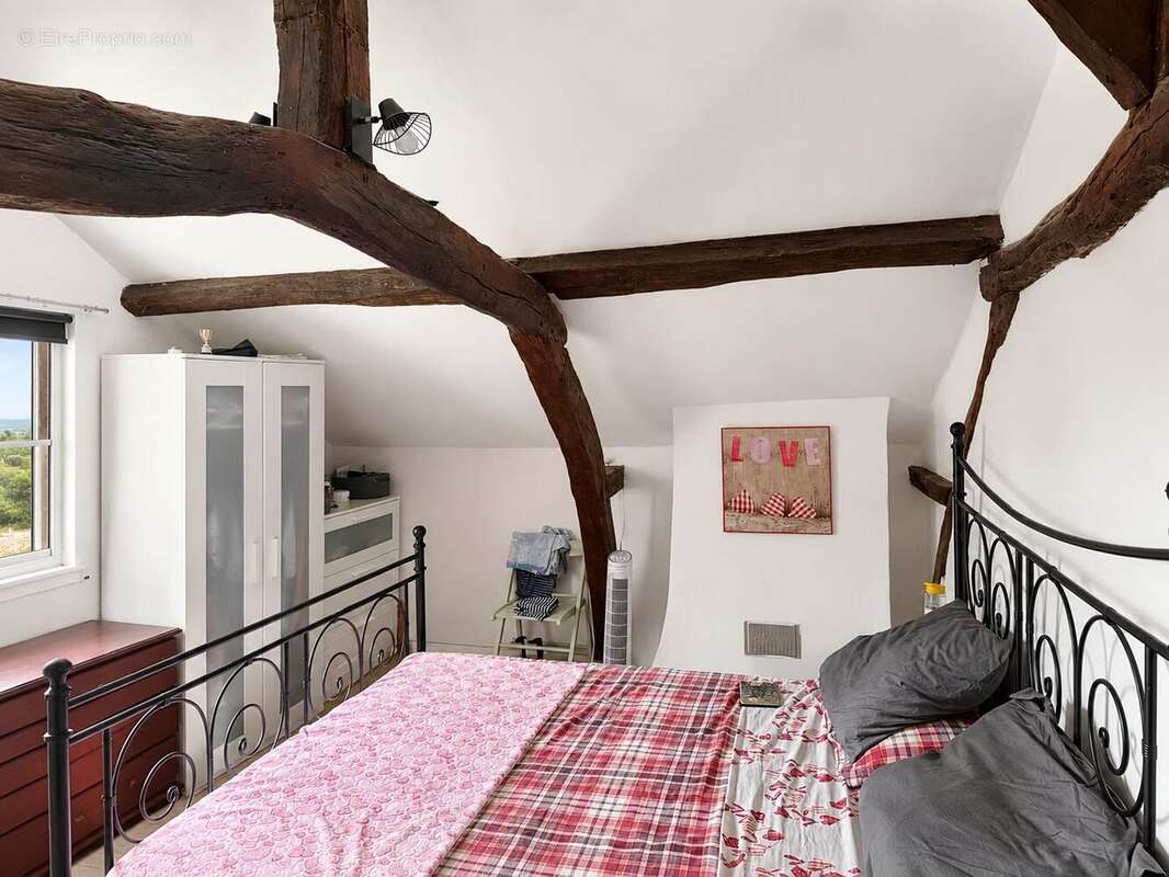 Maison à VILLECOMTAL-SUR-ARROS