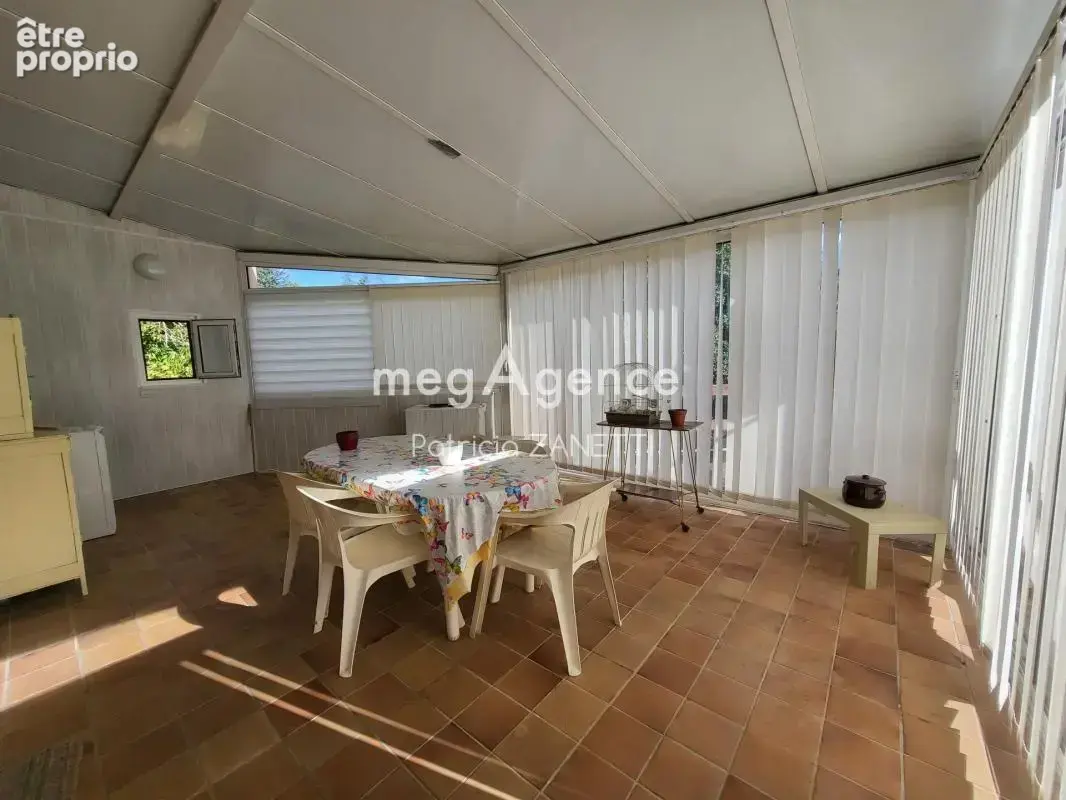 Maison 2 chambres, 1900 m² de terrain, véranda, garage - photo 8