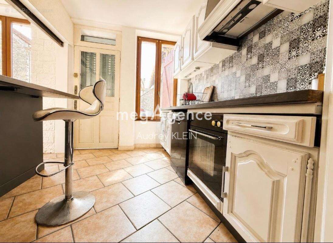 Spacieuse maison familiale avec garage, dépendance et jardin - photo 5