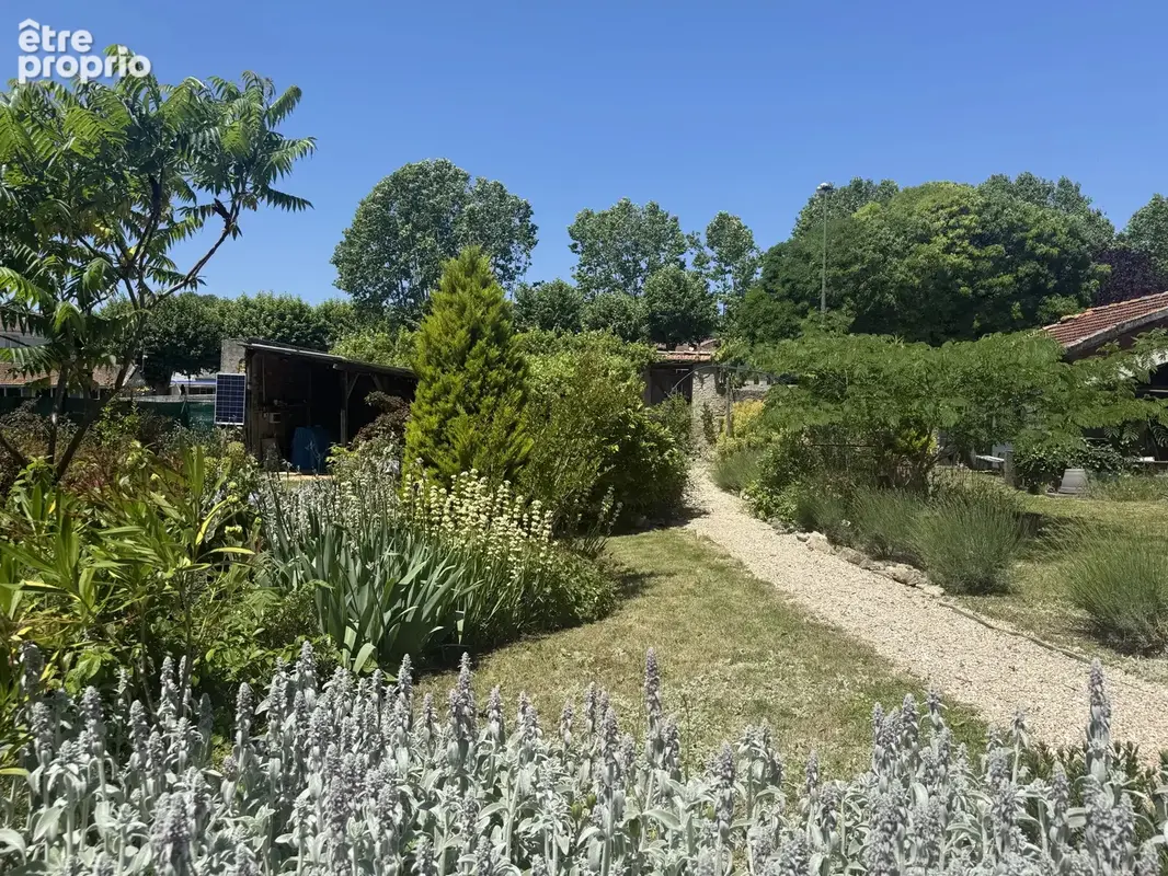 Maison de maître du XVIIIe siècle au cœur du village - photo 21