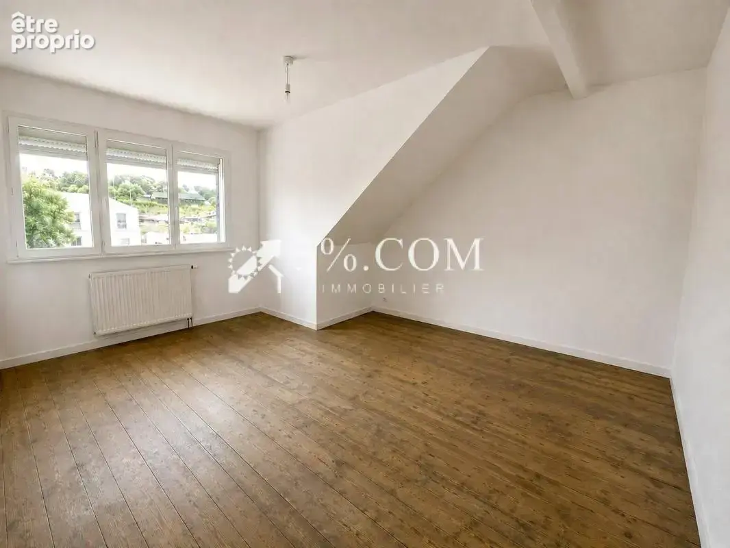 La roche bernard, bel appartement de 78,32 m2 env., de 4 piè - photo 9