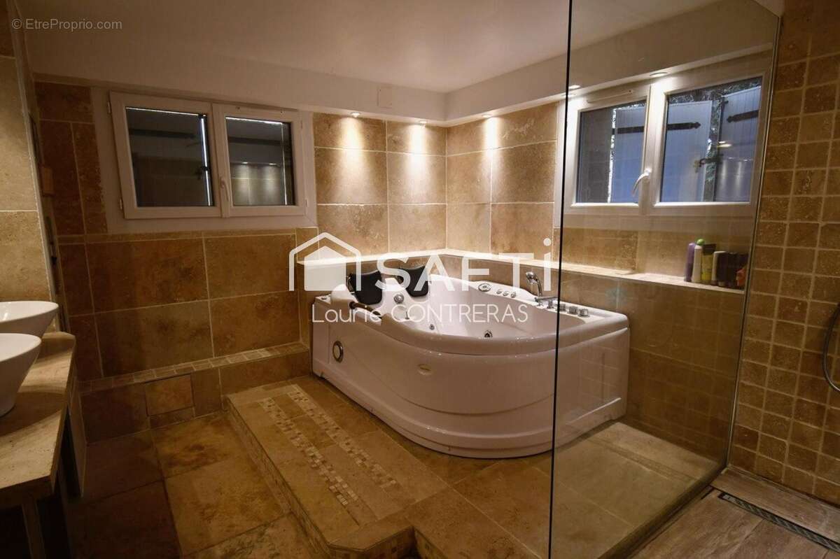 Maison 186 m² à Mercues  - photo 5
