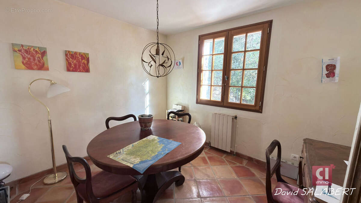 Garéoult -villa familiale de 170 m² avec cinq chambres, piscine et terrain paysager - photo 12
