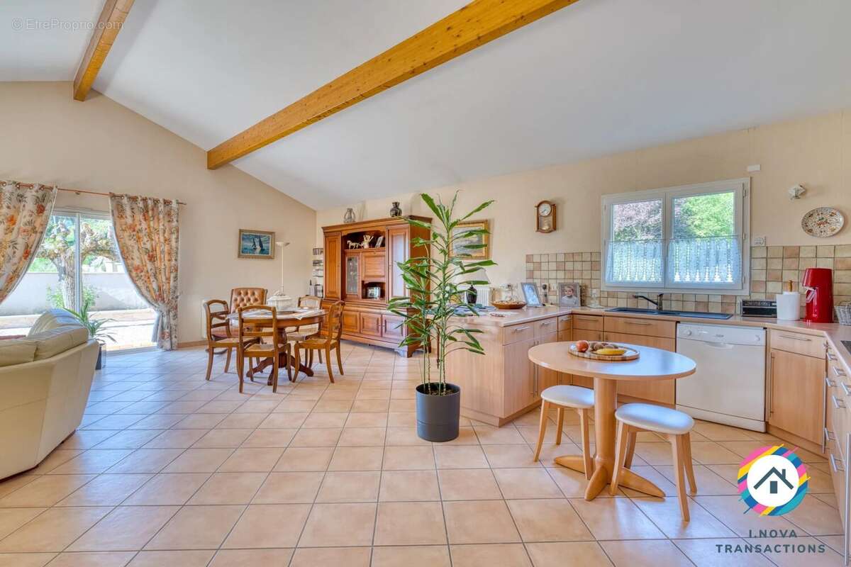 Maison à QUINCIE-EN-BEAUJOLAIS