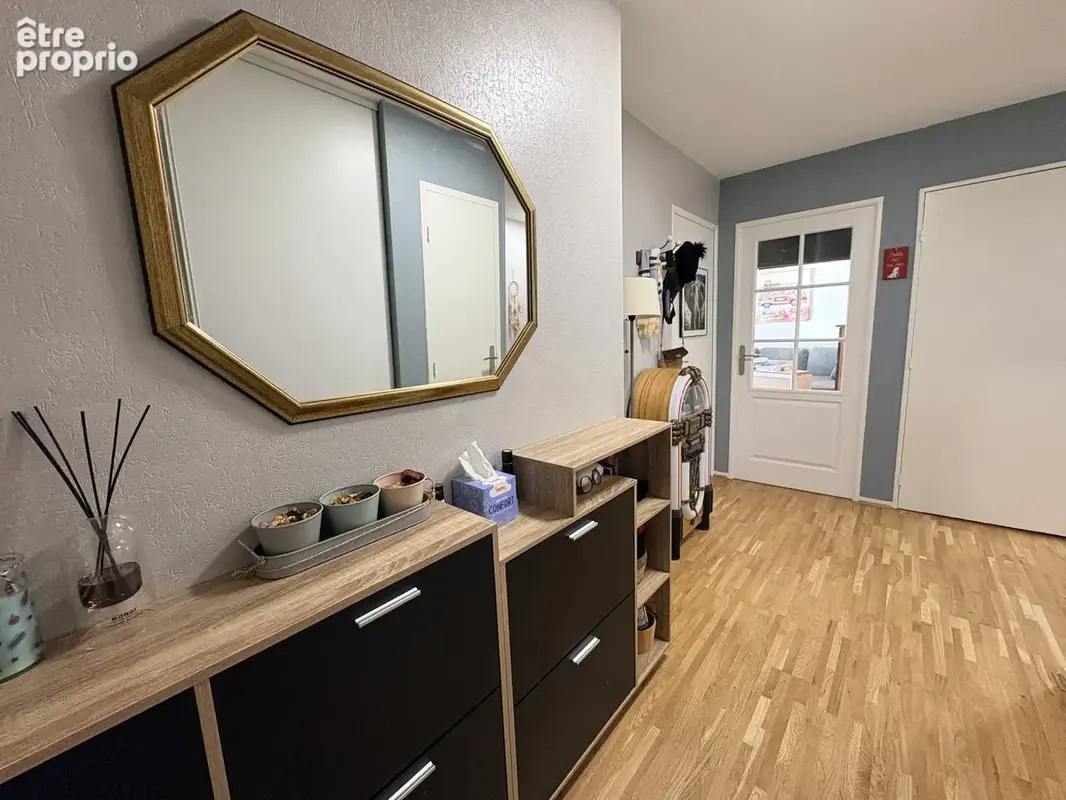Appartement T3 lumineux avec balcon, garage et parking - photo 2