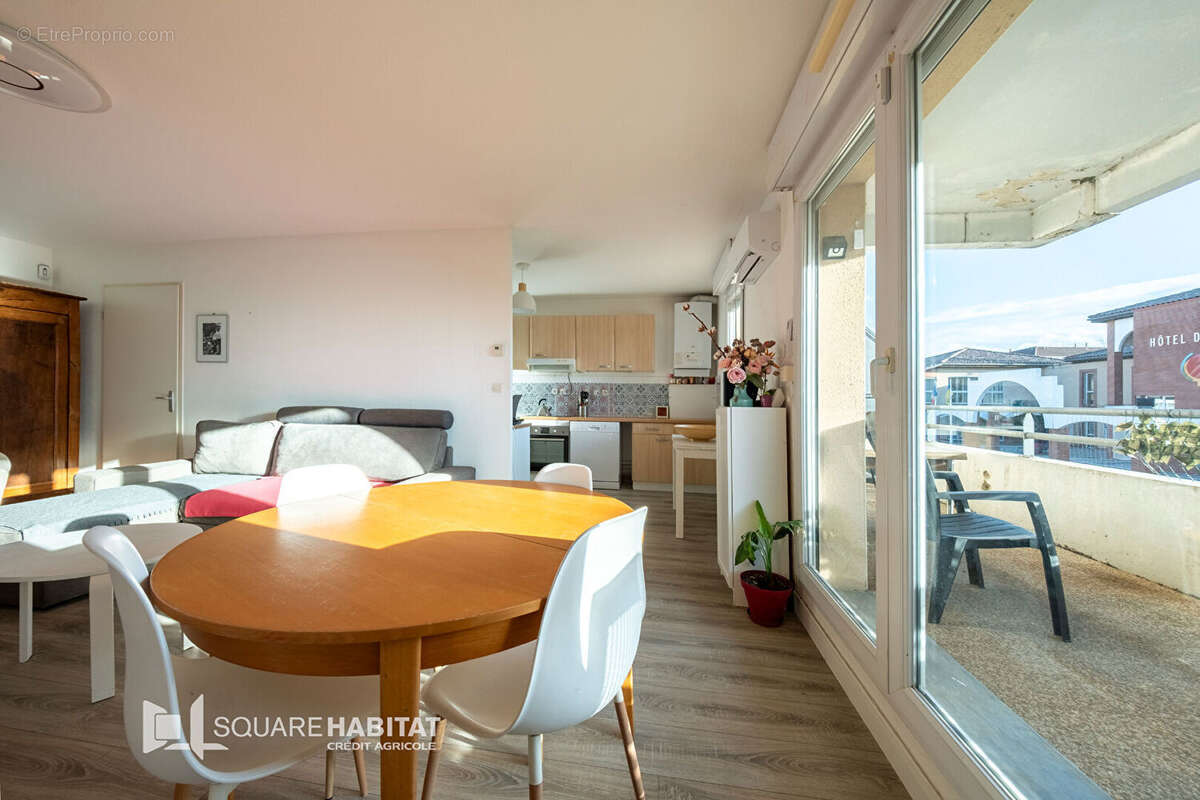 Appartement à FROUZINS