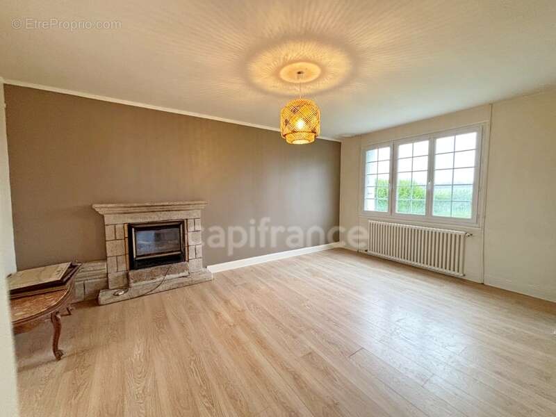 Maison à PLONEVEZ-PORZAY