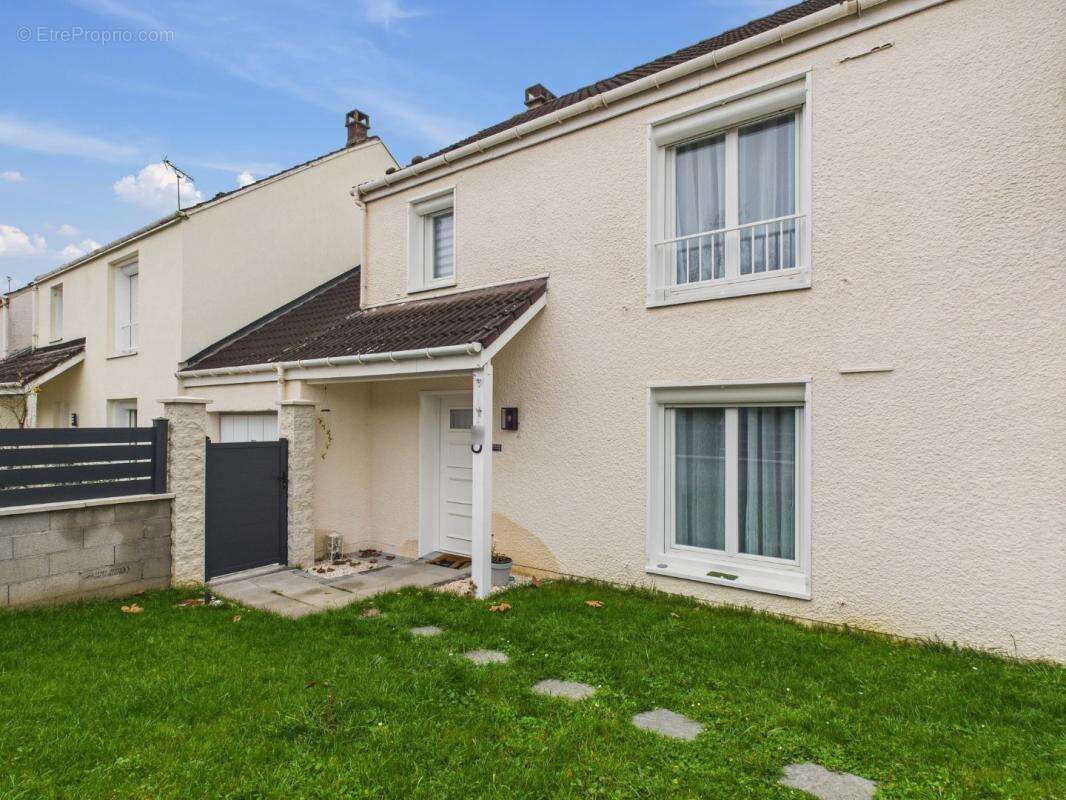 Maison à BRUYERES-SUR-OISE