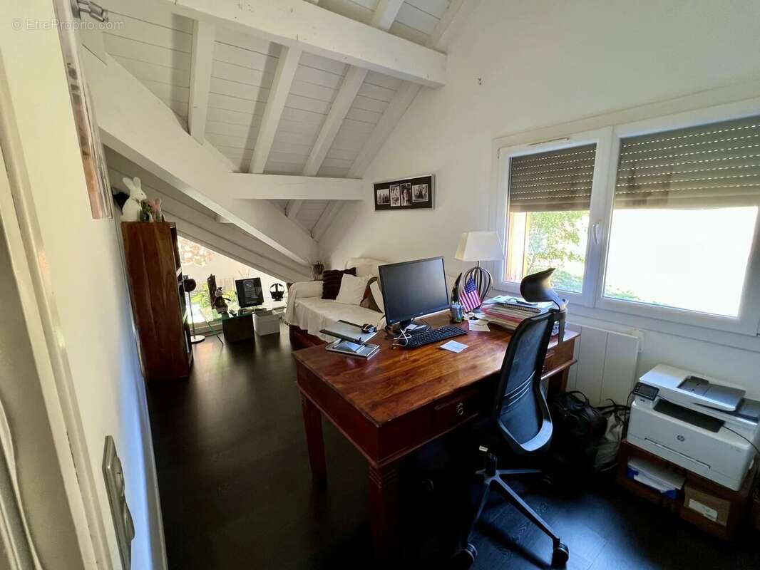 Villa d'exception de 167 m² avec piscine aux Déserts - photo 17