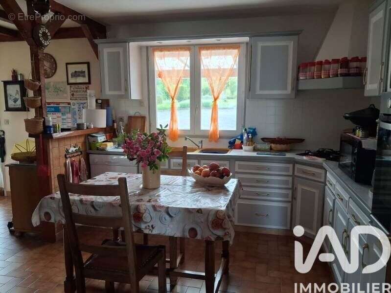 Maison 125 m² à Orbigny  - photo 9