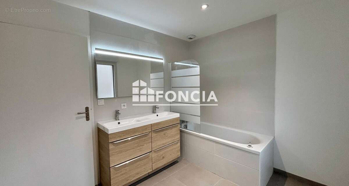 Maison à SAINT-CYR-SUR-LOIRE