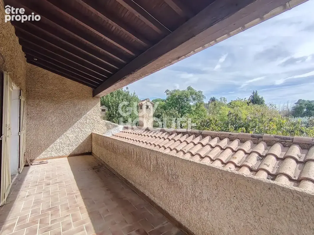 Carpentras Lègue - Maison de 7 pièce(s) de 210 m² avec 5 chambres, jardin et garage - photo 2