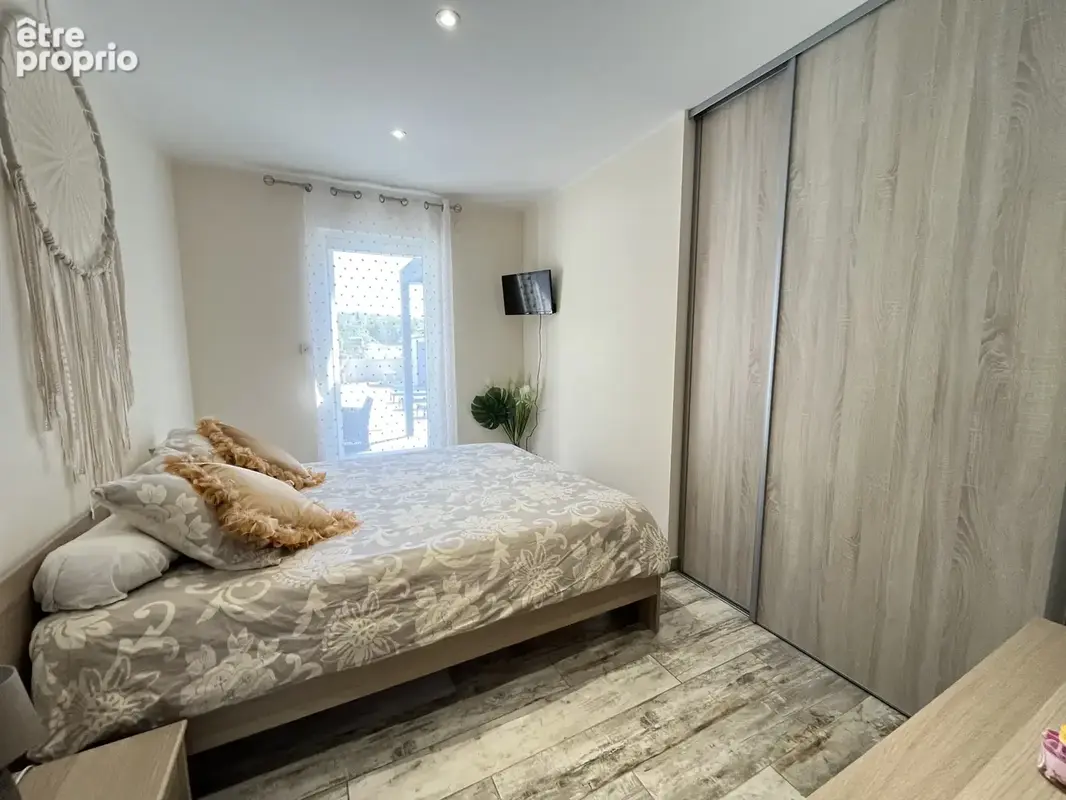 Maison T4 95m2 sur 556 m2 de terrain piscine et place de parking - photo 12