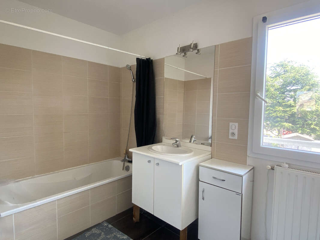 Maison à SAINT-SEBASTIEN-SUR-LOIRE