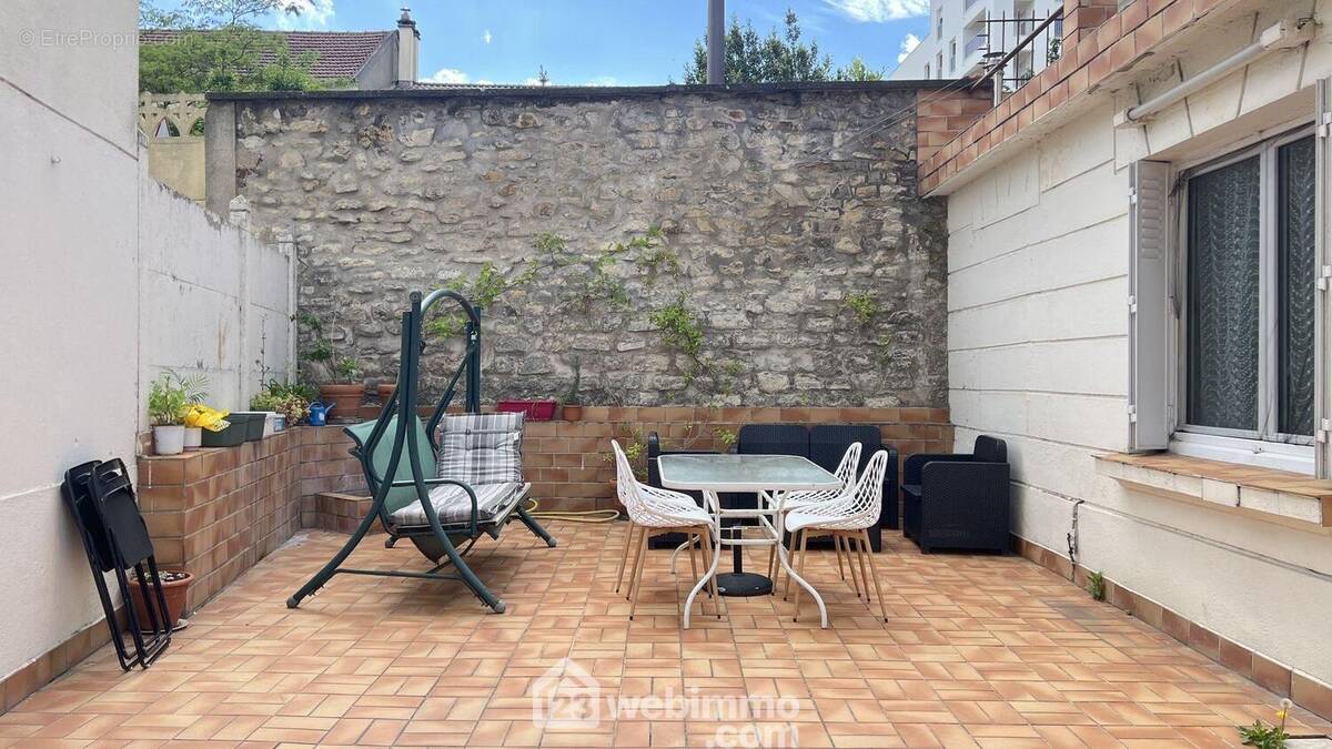 Un garage complète ce bien... - Maison à VITRY-SUR-SEINE