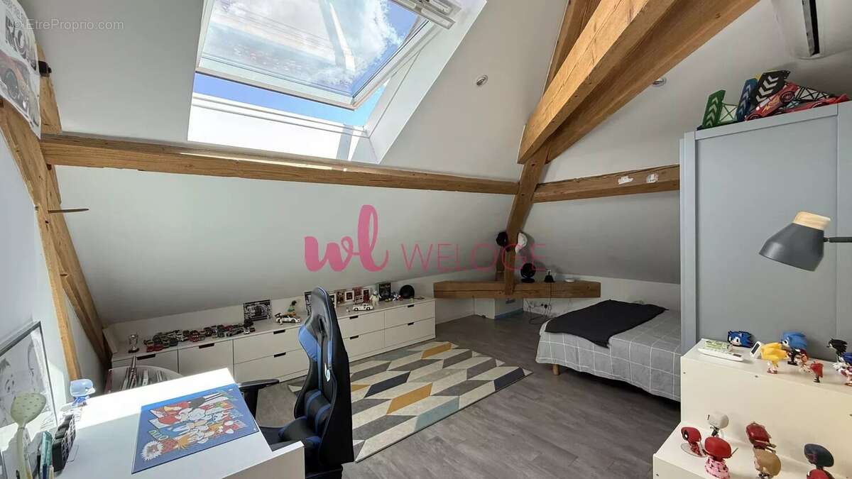 Appartement à JONS